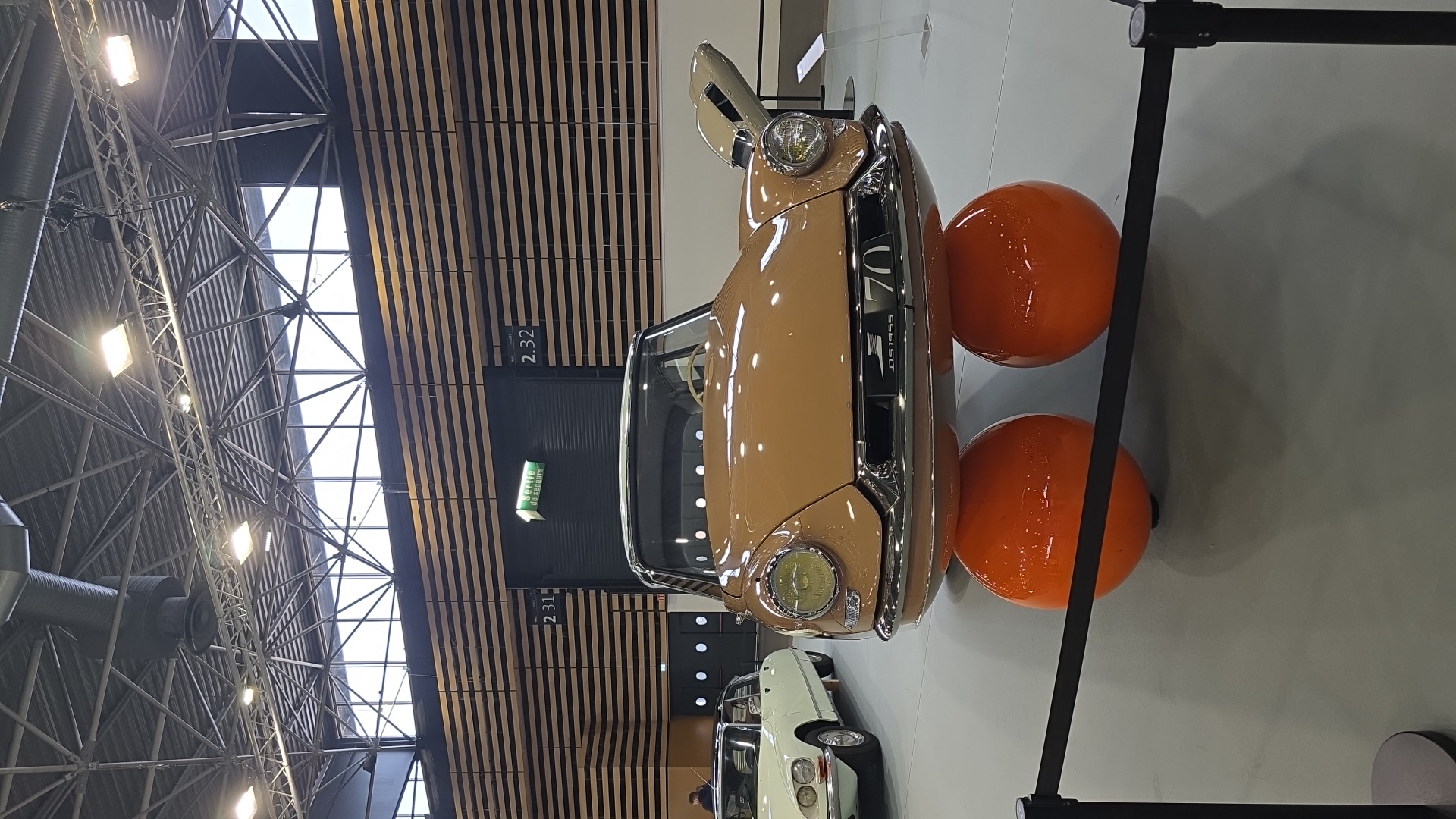 Image de Emma pour Salon automobile de lyon Véhicule capturé pour Salon automobile de lyon