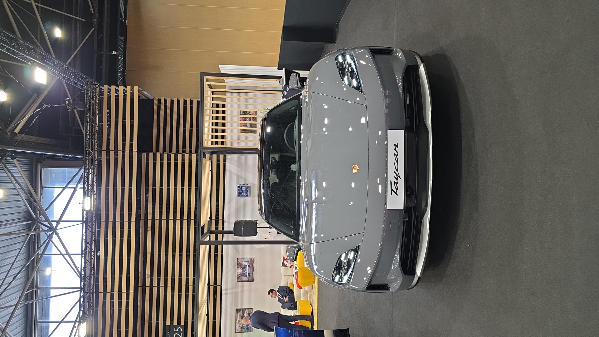 Image de Emma pour Salon automobile de lyon Véhicule capturé pour Salon automobile de lyon