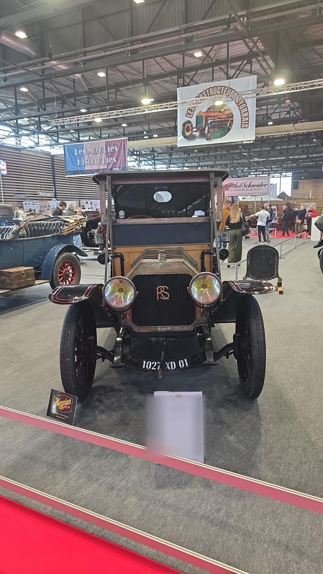 Véhicule capturé pour Époque auto 2025