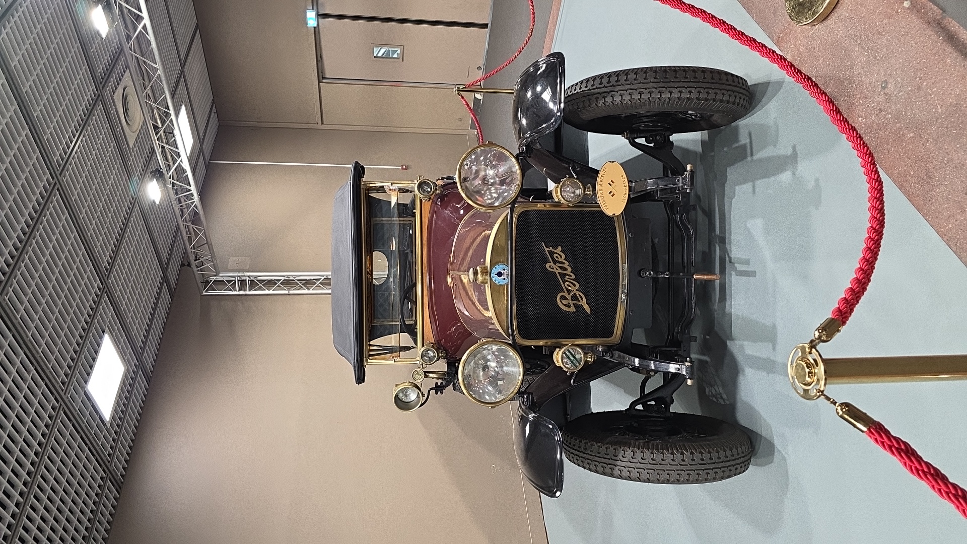 Image de Emma pour Salon automobile de lyon Véhicule capturé pour Salon automobile de lyon