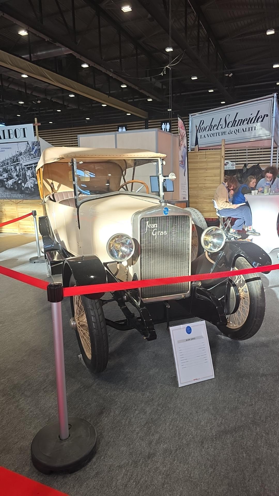 Véhicule capturé pour Époque auto 2025